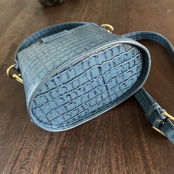 Neely & Chloe No56 Croc Embossed Kettle Bag - Picture 8 of 8